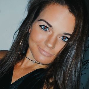 Meet your Posher, Alexandra